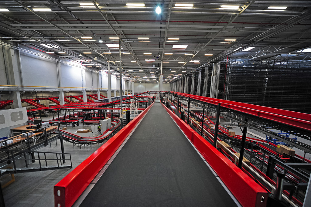 Zdjęcia fabryk i magazynów